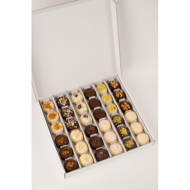 The Loada Balls mixed protein balls bundle including 36 assorted protrein balls.
